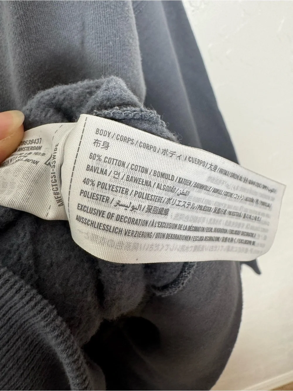 Abercrombie & Fitch Paris Graphic Gray & White Crewneck Sweatshirt Size Medium